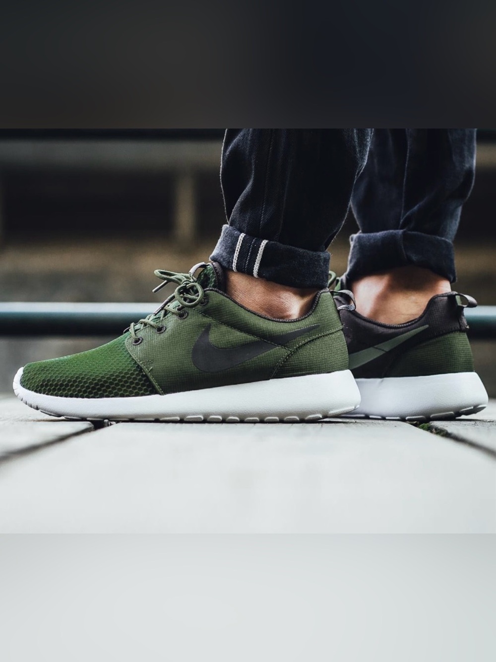Nike Roshe one SE sneakers men’s green black active athletic size 9.5